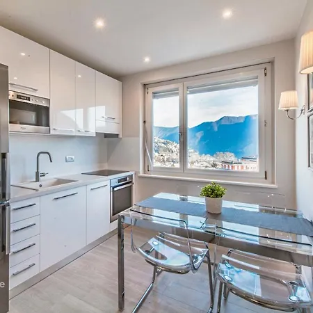 Lakeview Panorama Penthouse With Washer & Dryer Apartman *