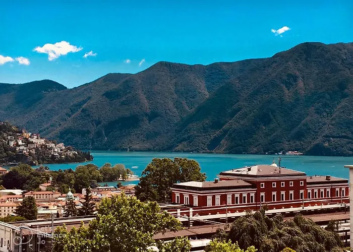 Lakeview Panorama Penthouse With Washer & Dryer Apartman *