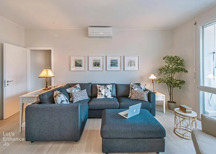 Lakeview Panorama Penthouse With Washer & Dryer