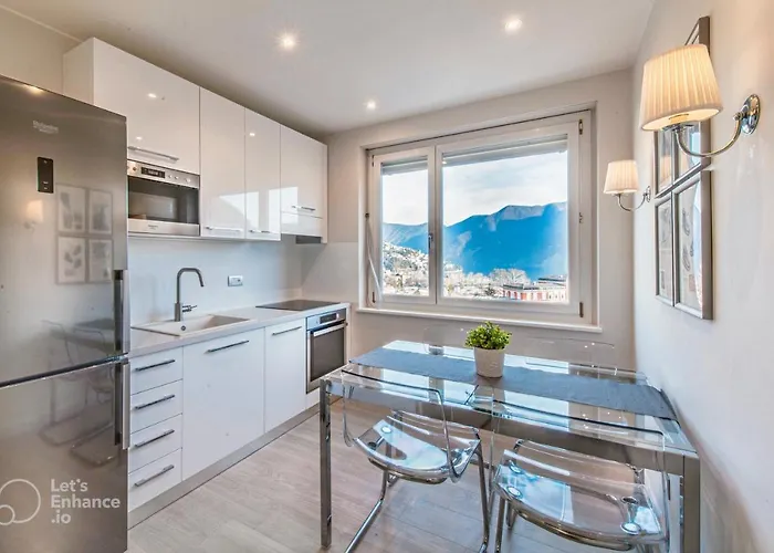 Lakeview Panorama Penthouse With Washer & Dryer Apartman *