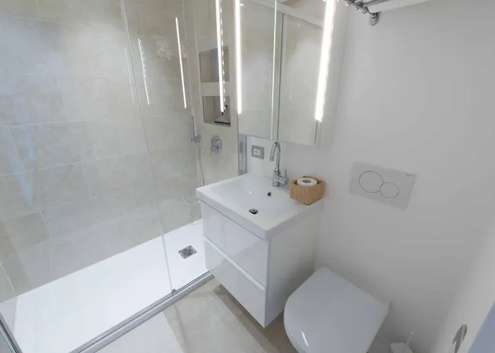 Lakeview Panorama Penthouse With Washer & Dryer Apartman *